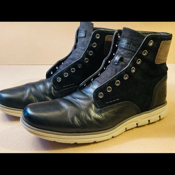 Timberland Other - Mens black leather with brown suede accents lace chukka boots newly waxed/polish